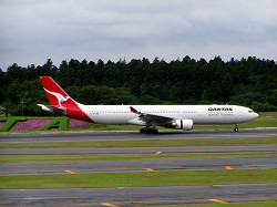 qantas330_thumb.jpg