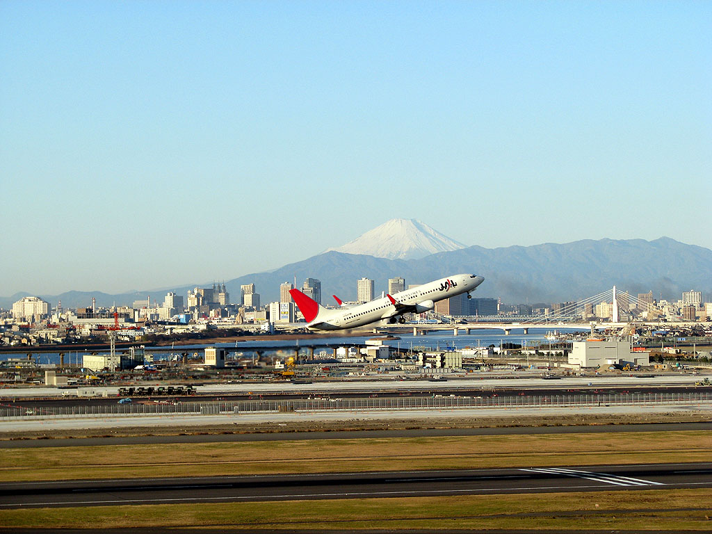 090101_hnd_jal_737.jpg