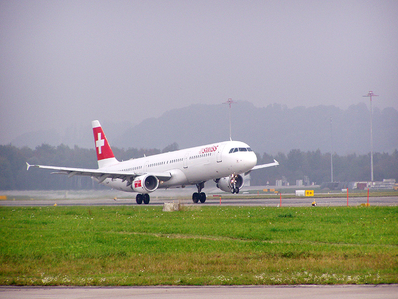 zrh_lx_a321.jpg