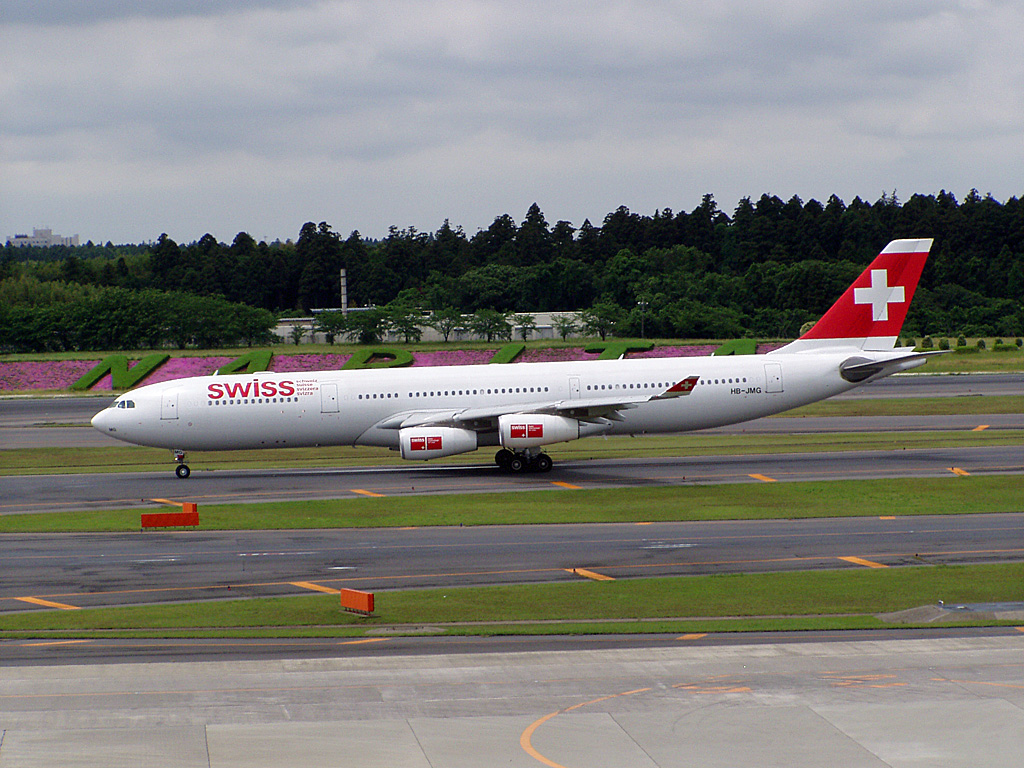 a340_nrt_taxi.jpg